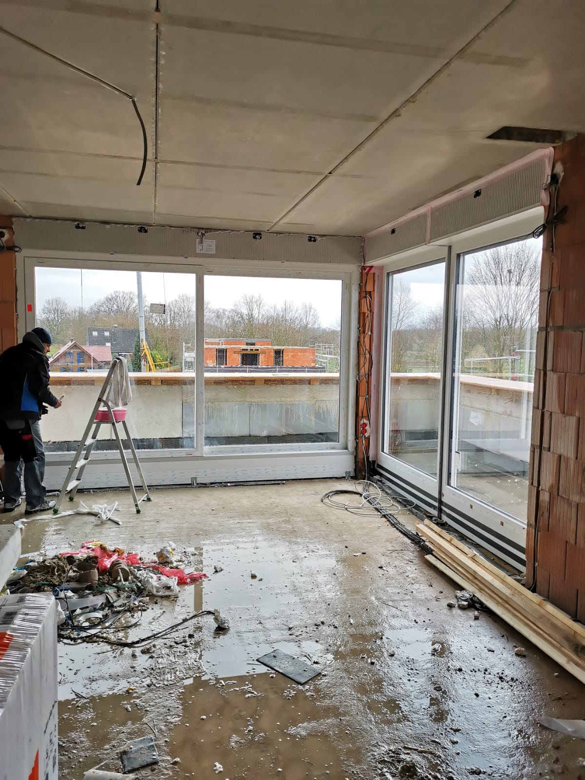 Montage großflächiger Fenster- und Schiebeelemente